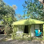 La Cle Des Champs Camping 2*