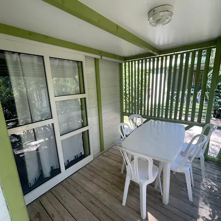 La Cle Des Champs Kemping 2*