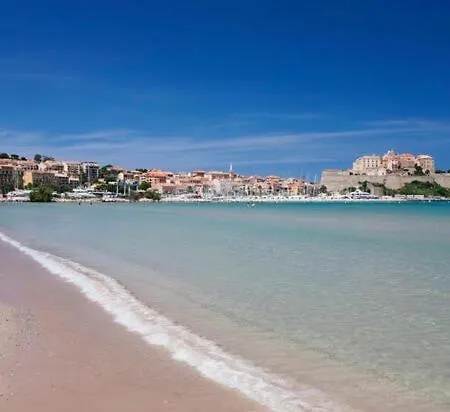 La Clé Des Champs Camping 2*