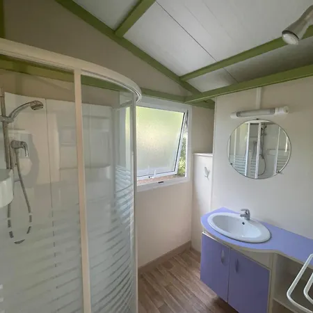 La Clé Des Champs Camping 2*