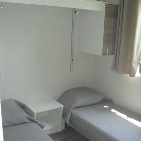 La Cle Des Champs 2*