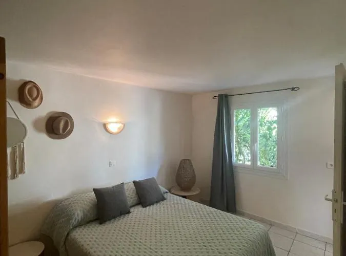 Camping La Cle Des Champs 2*