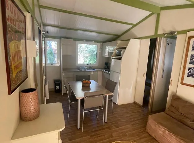 La Cle Des Champs 2*